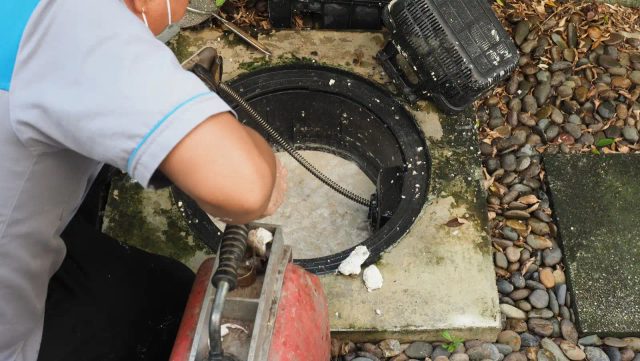 Pourquoi faire appel à un professionnel de l'assainissement pour le débouchage de canalisation à Eckbolsheim ?